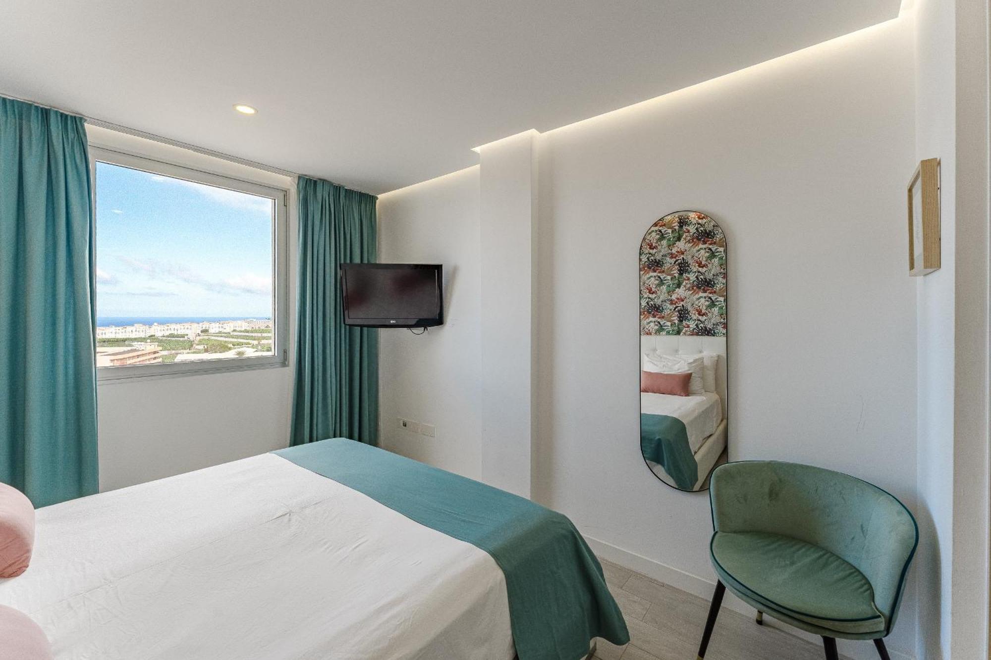 Ocean Garden Playa Paraiso Arona  Exterior photo